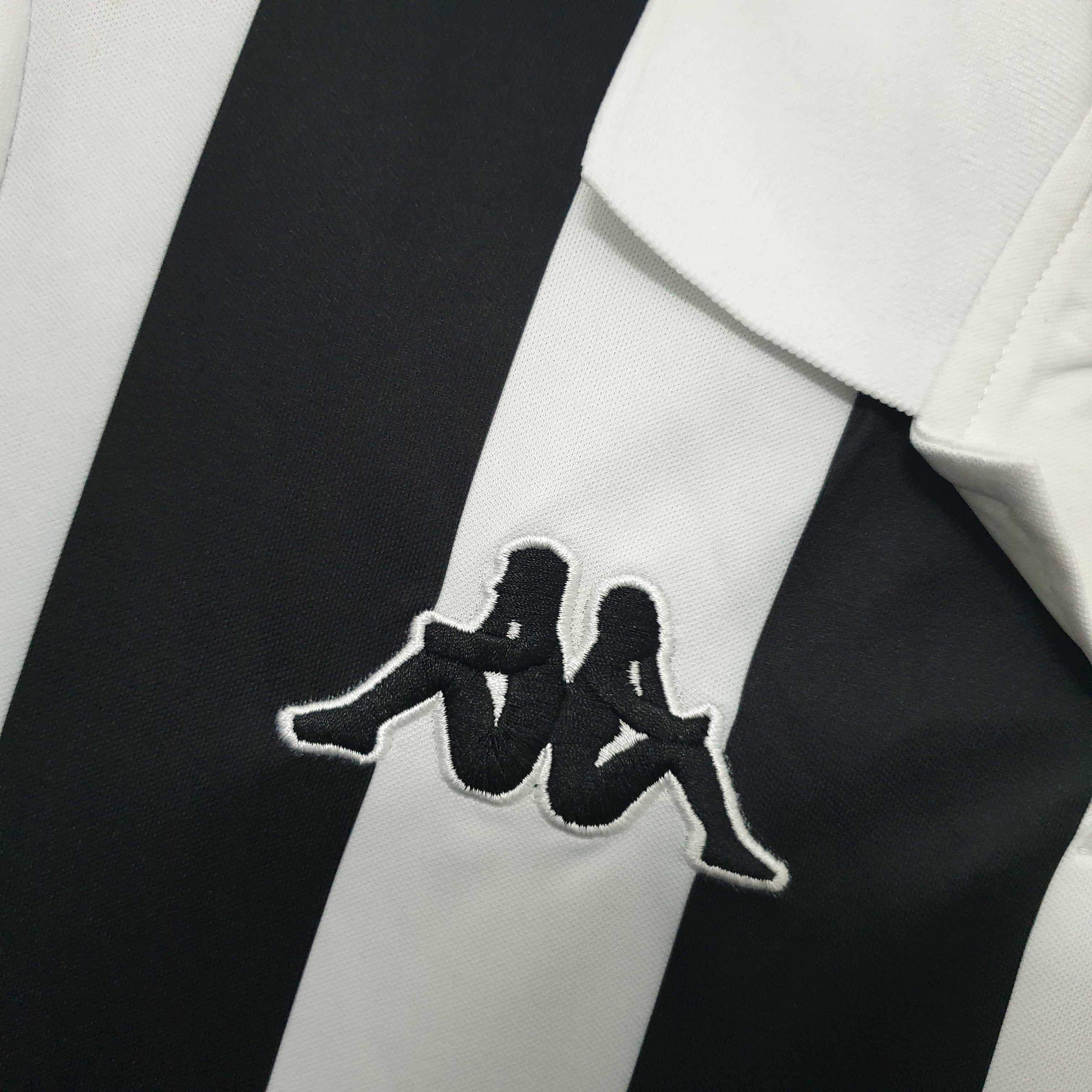 Retro Juventus 1999-00 Home Stadium Jersey