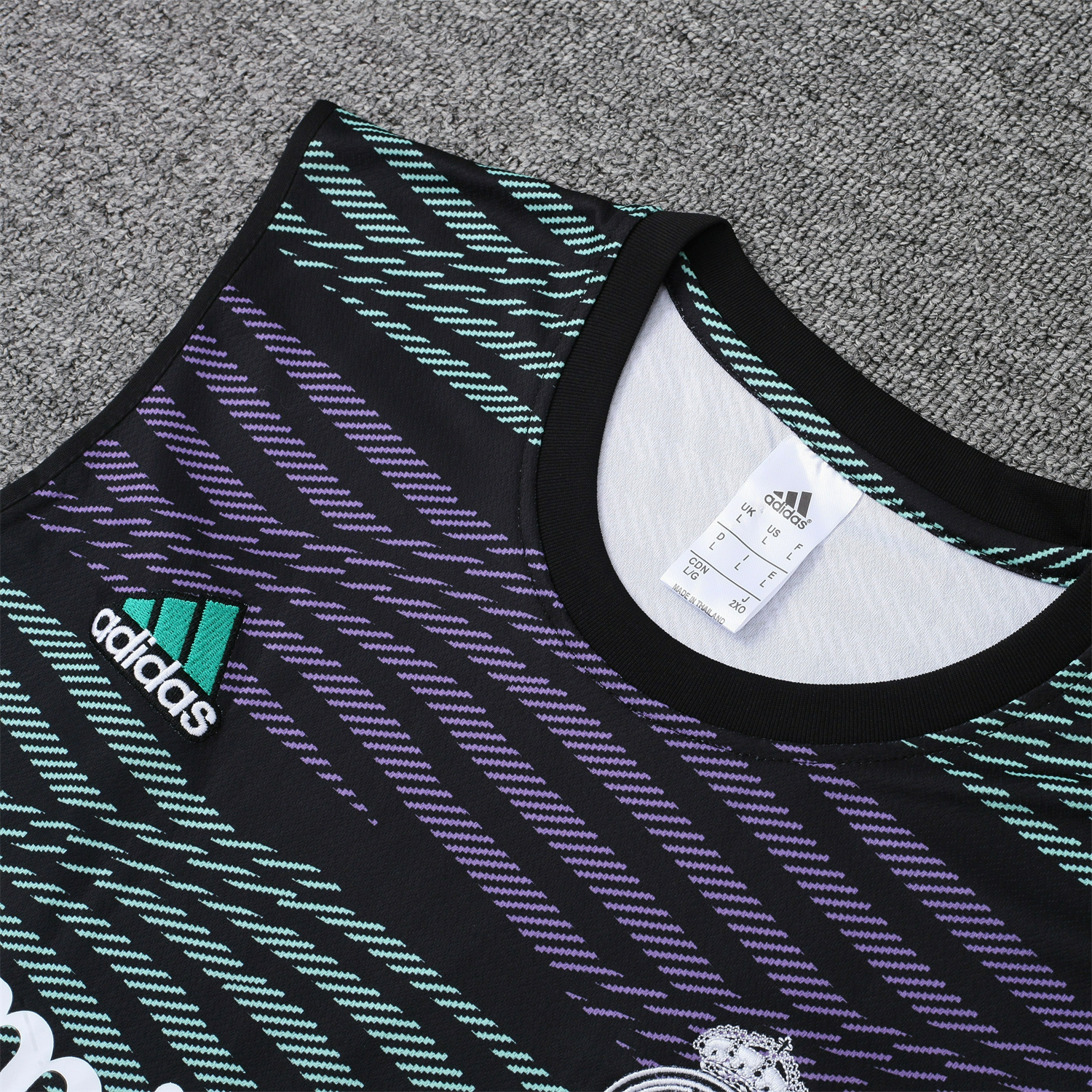 Real Madrid 23-24 Striped Training Vest Suit