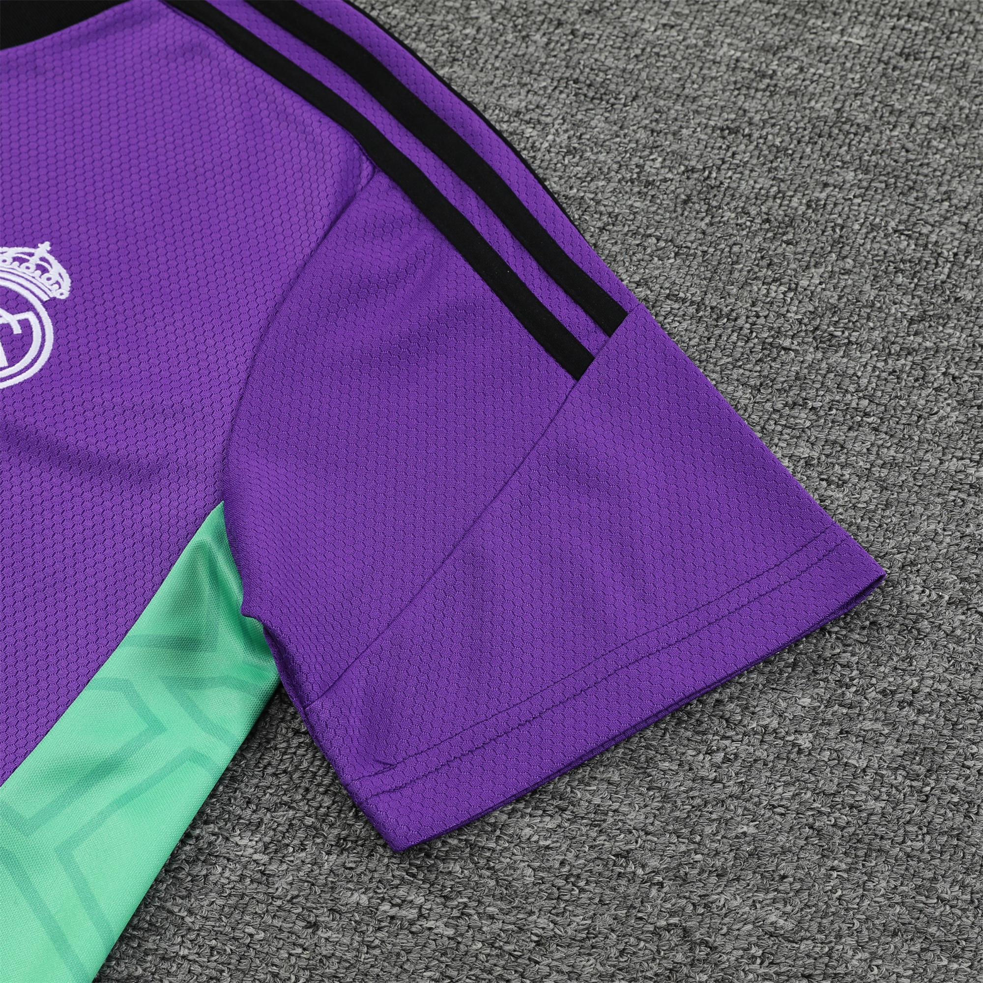 Real Madrid 23-24 Short-Sleeve Training Set - Purple