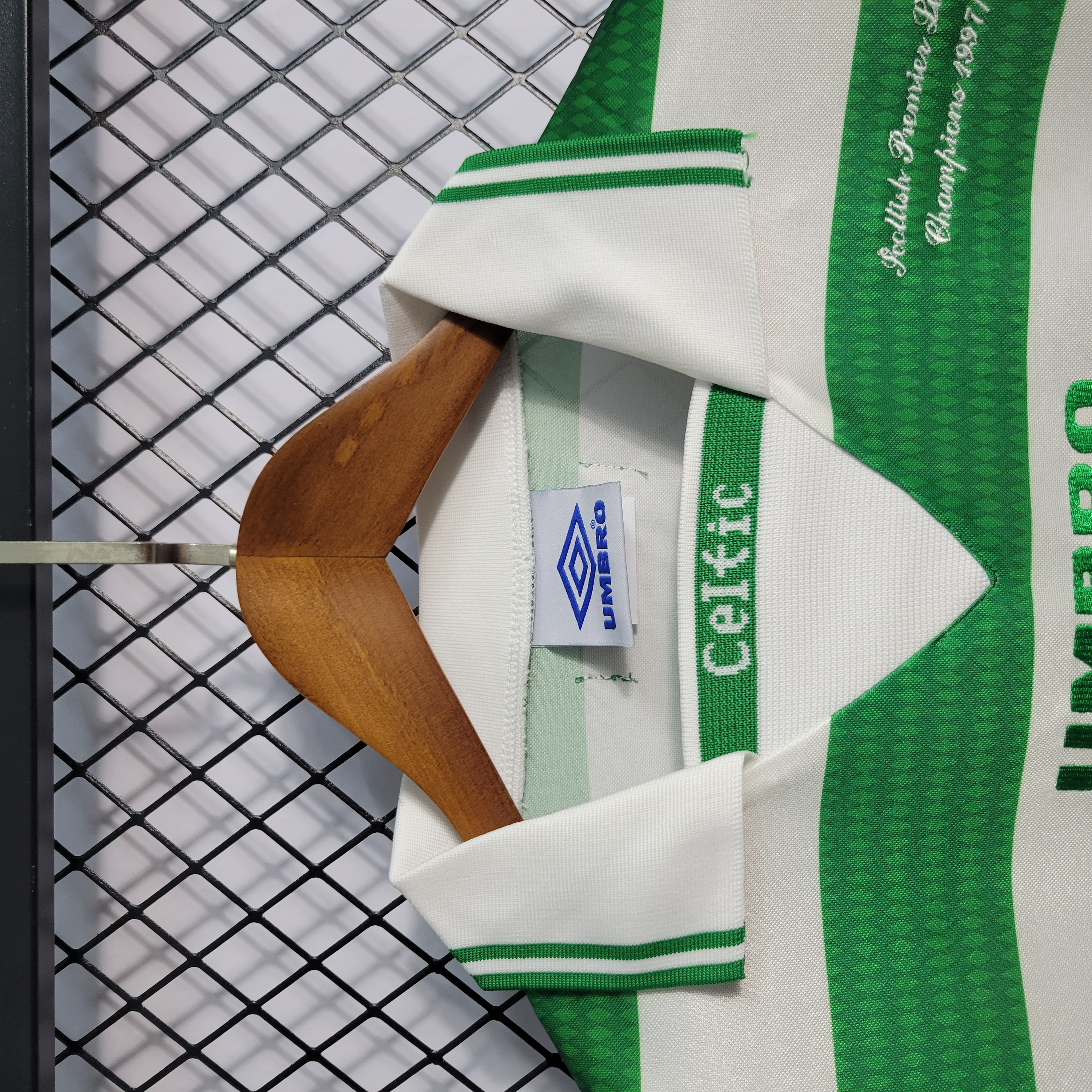 Retro Celtic 1998-99 Home Stadium Jersey