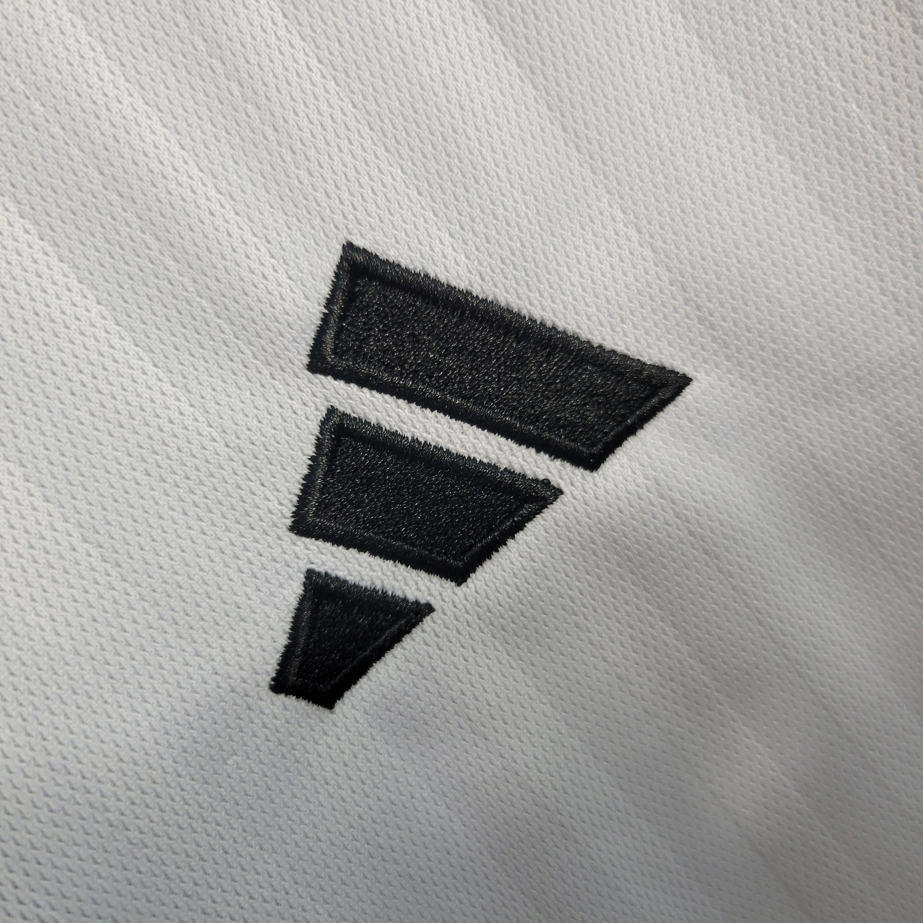 23-24 Fullham Home Fans Jersey