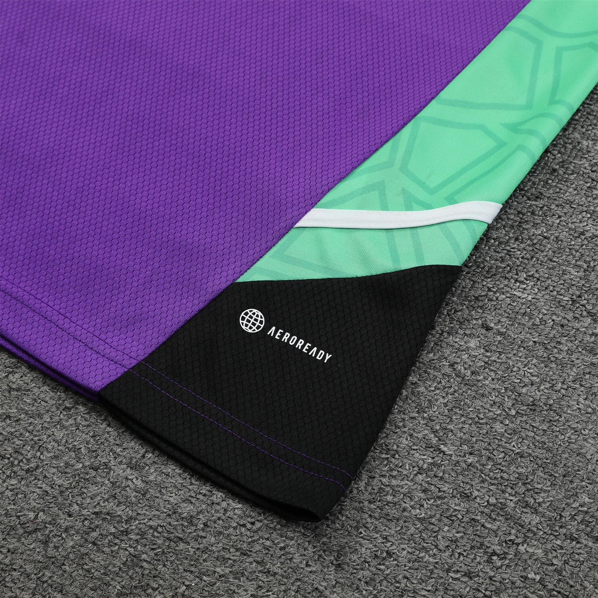 Real Madrid 23-24 Short-Sleeve Training Set - Purple