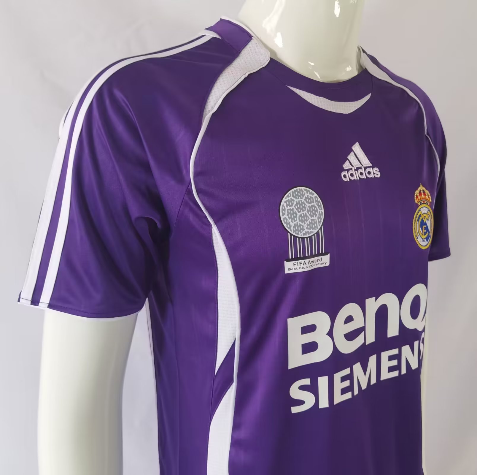 Real Madrid Retro 06-07 Third Jersey