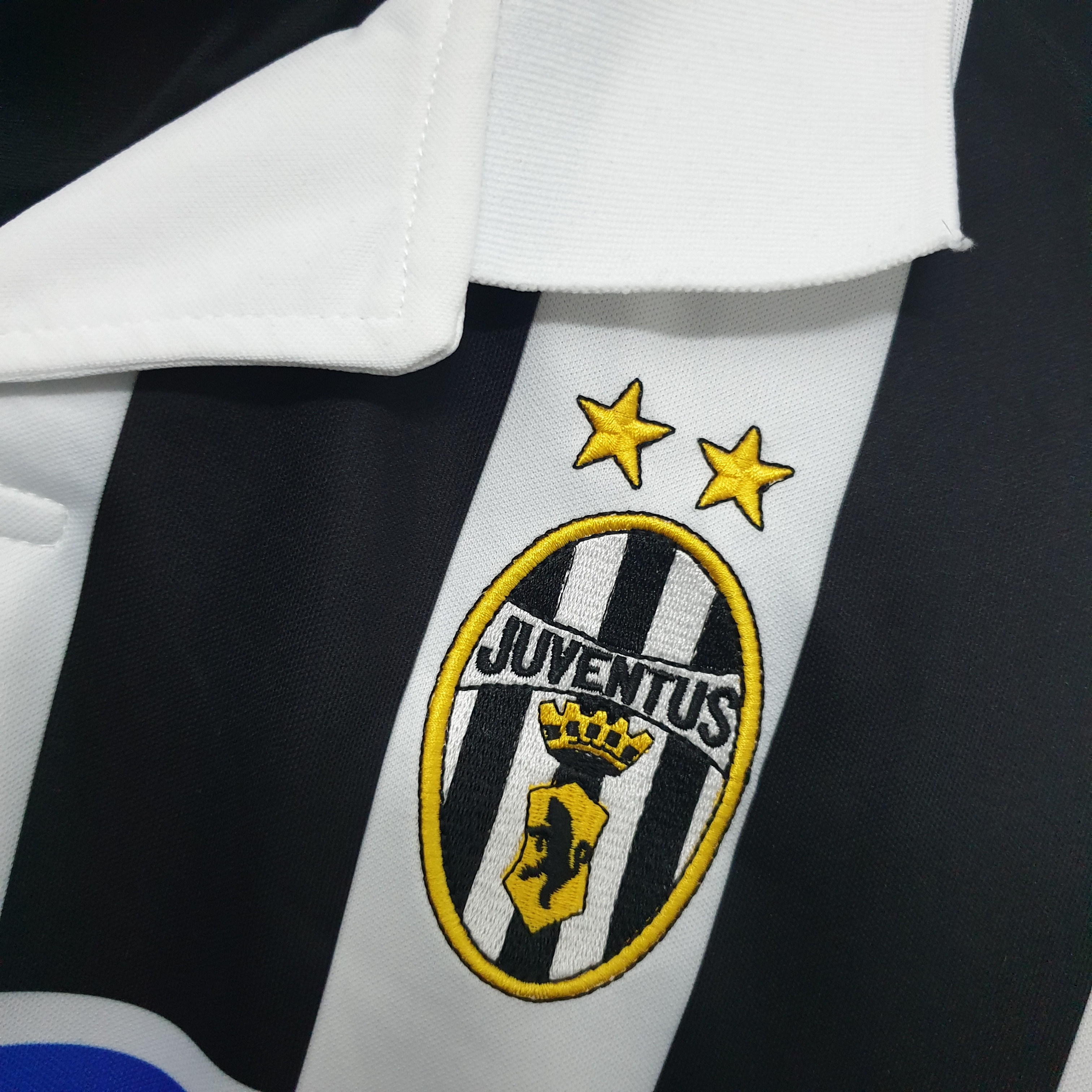Retro Juventus 1999-00 Home Stadium Jersey