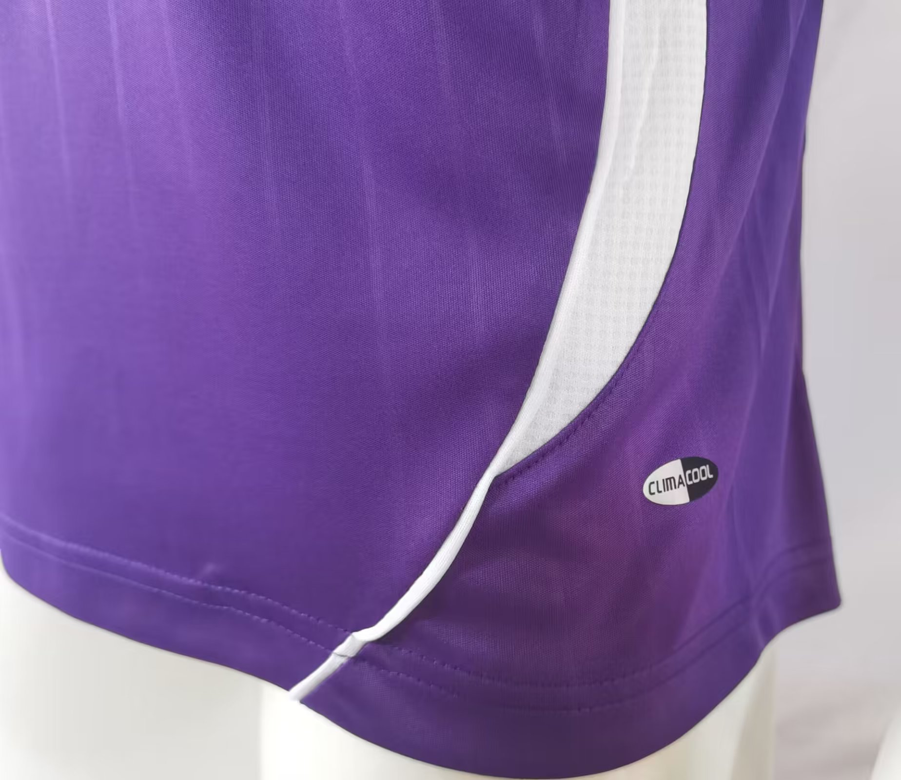 Real Madrid Retro 06-07 Third Jersey