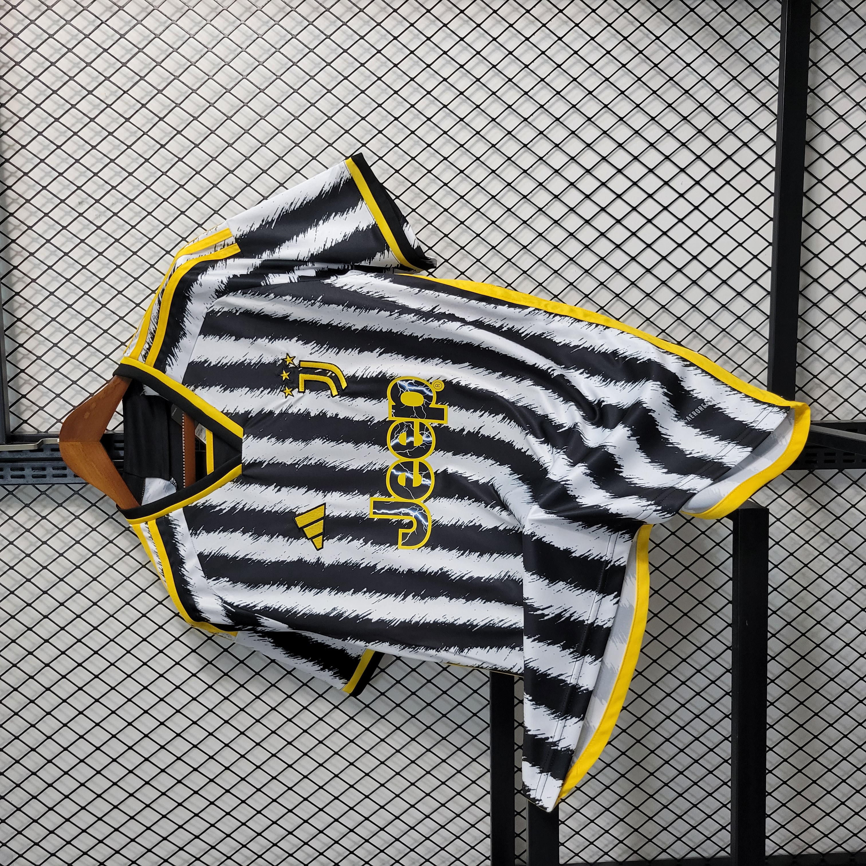 23/24 Juventus Home Jersey - Fans Version