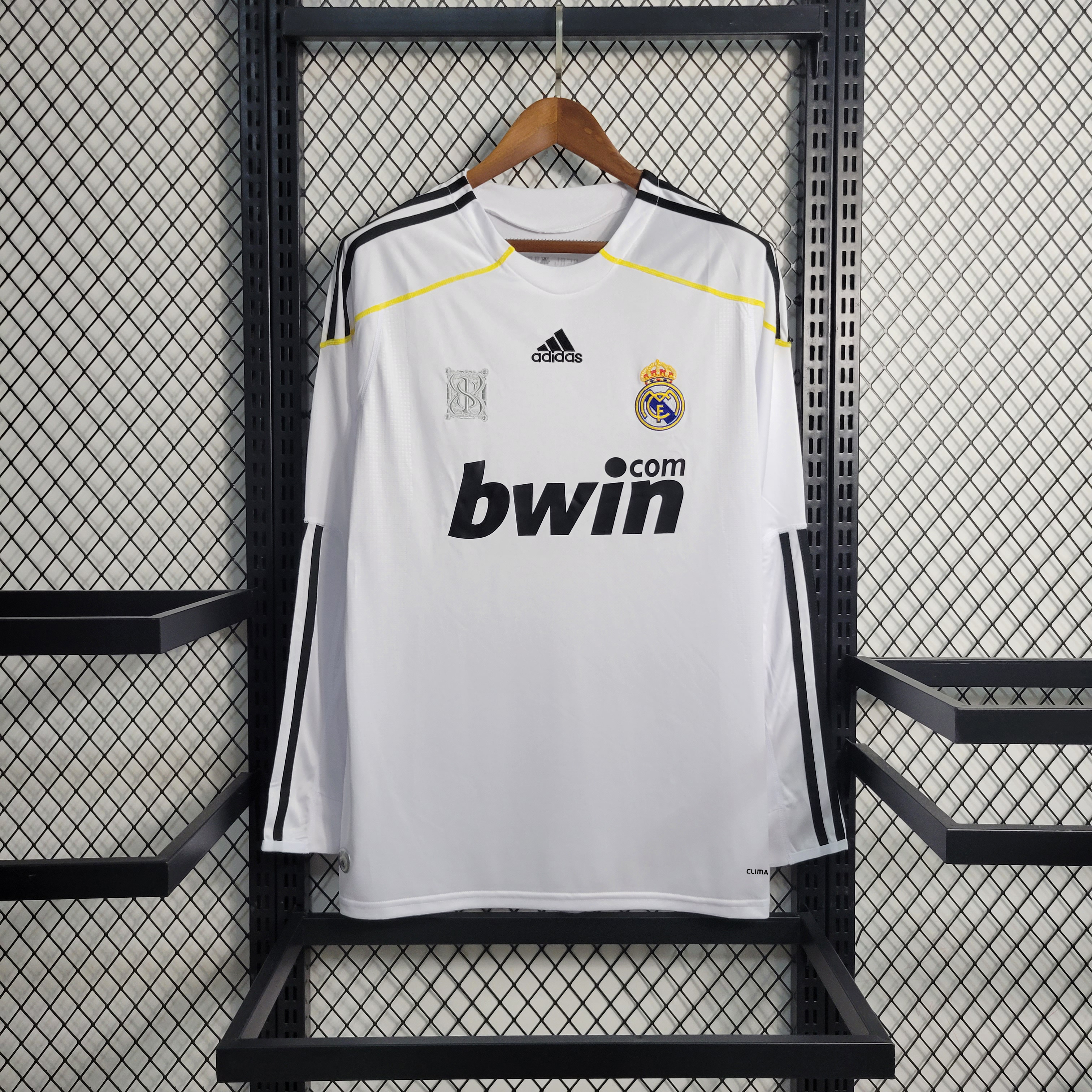 Retro Real Madrid 09-10 Home Stadium Long Sleeve Jersey