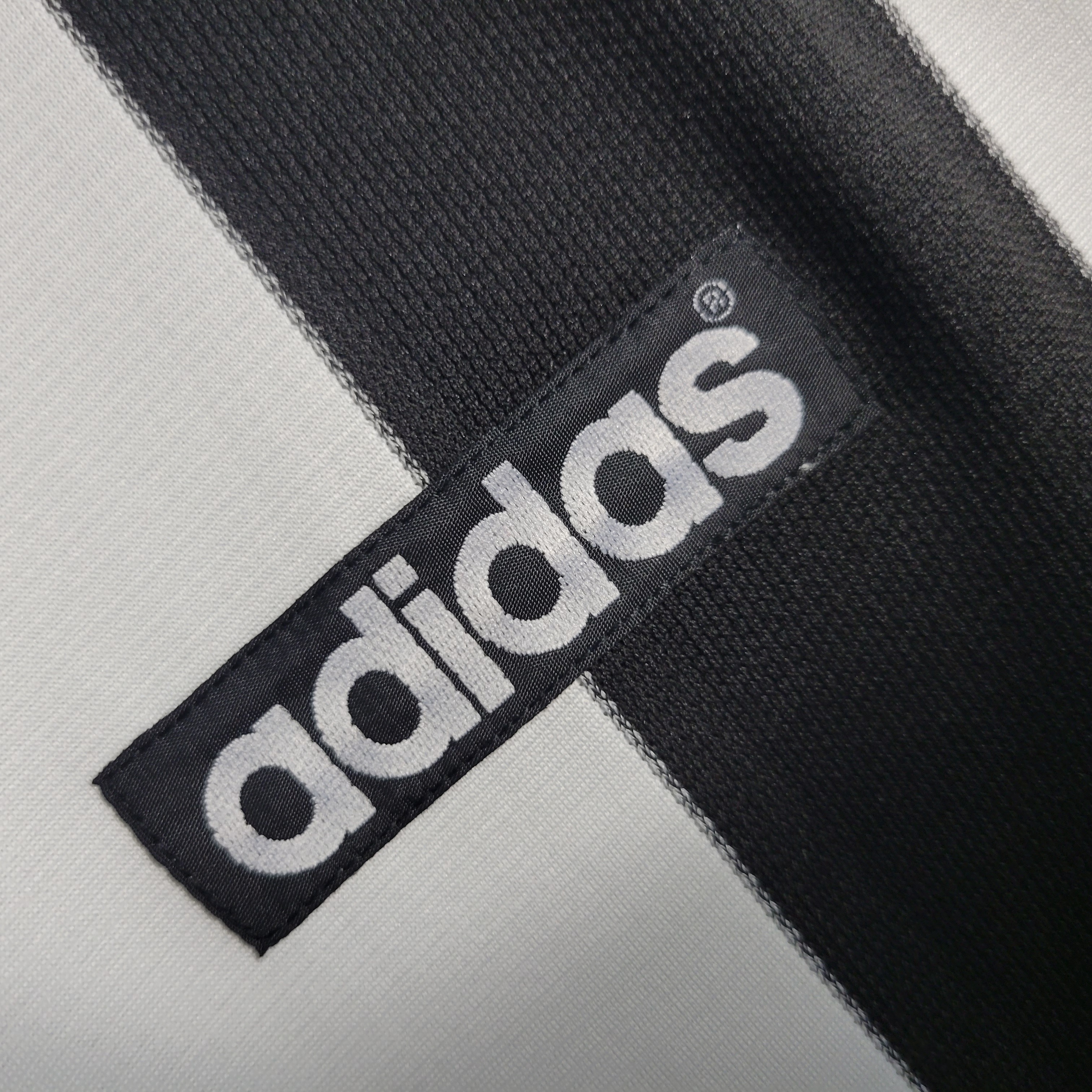 Retro Newcastle United 1997-99 Home Stadium Jersey