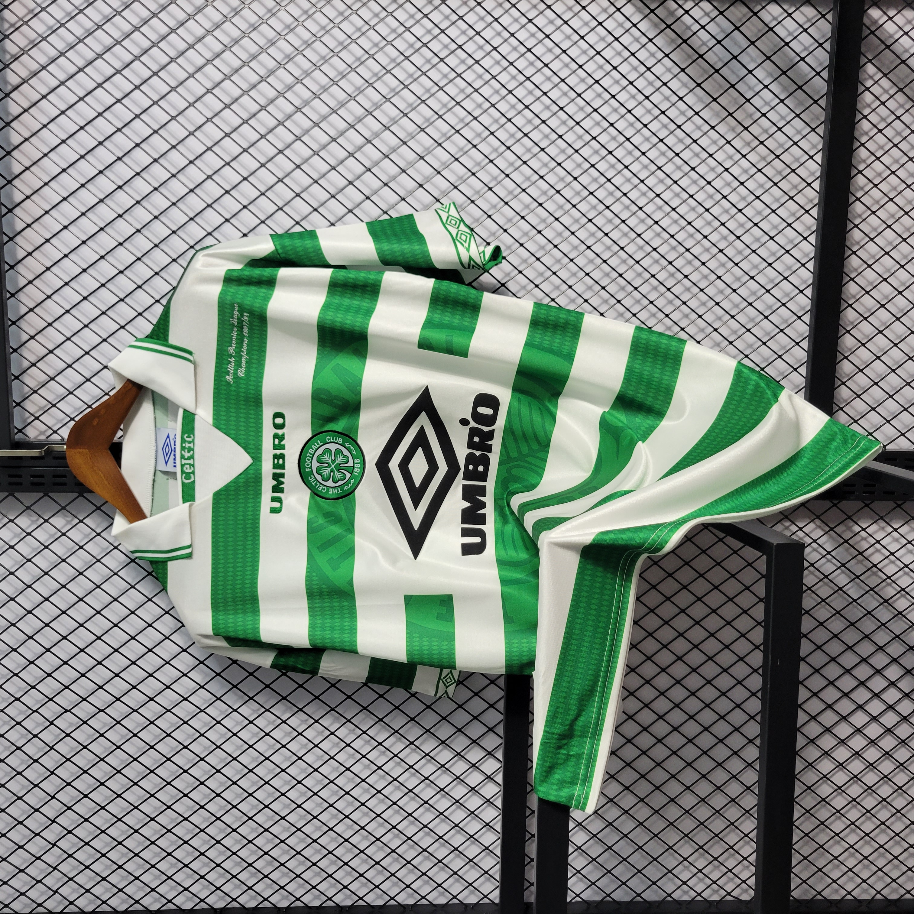 Retro Celtic 1998-99 Home Stadium Jersey