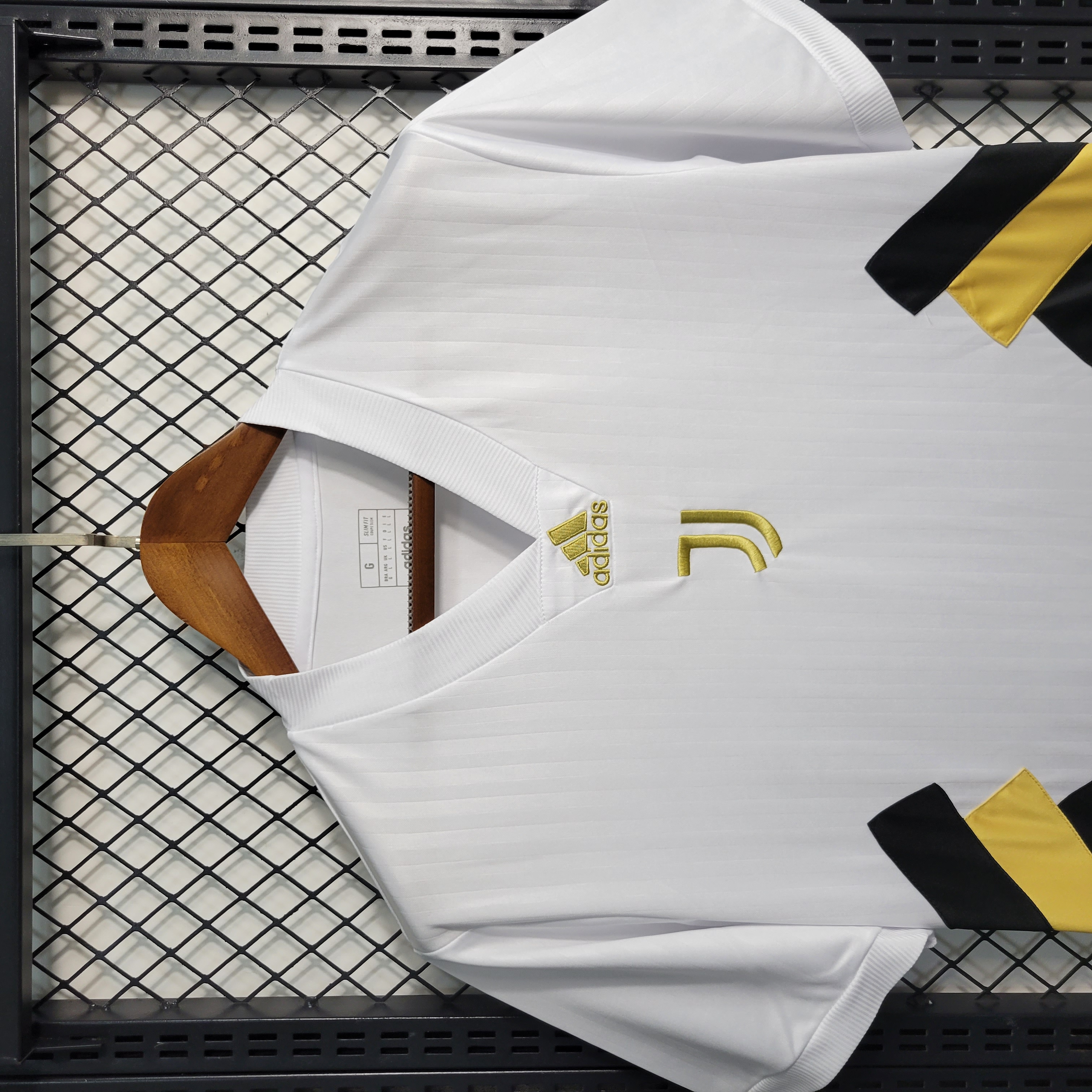 23-24 Juventus White Fans Speical Jersey