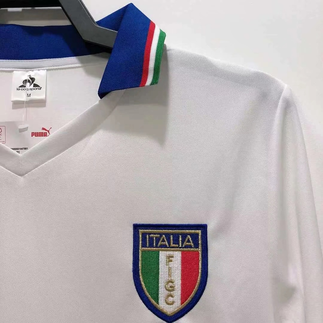 Retro Italy 1982 Away Stadium Jersey