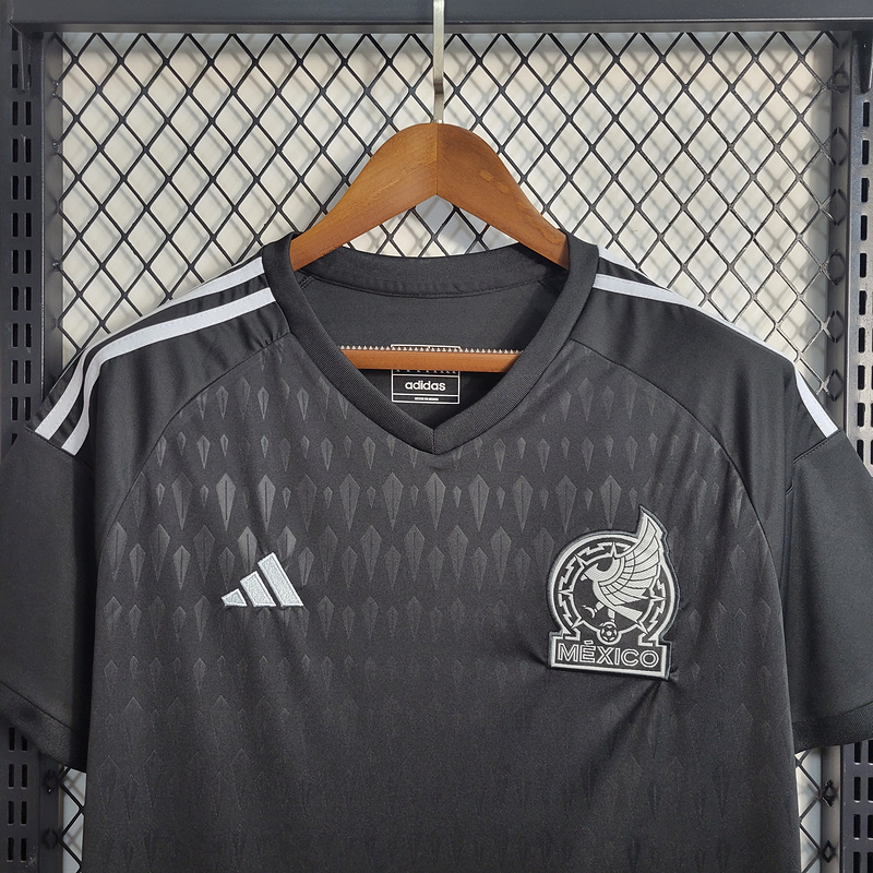 Mexico 2022 Black Goalkeeper Jersey - Fans Version