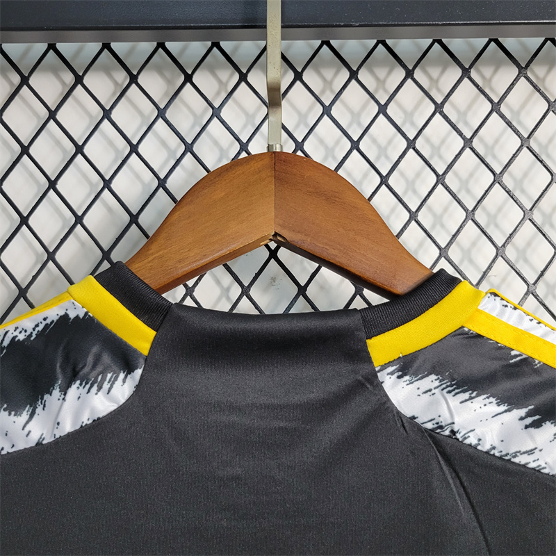Juventus 23-24 Home Kids Kit