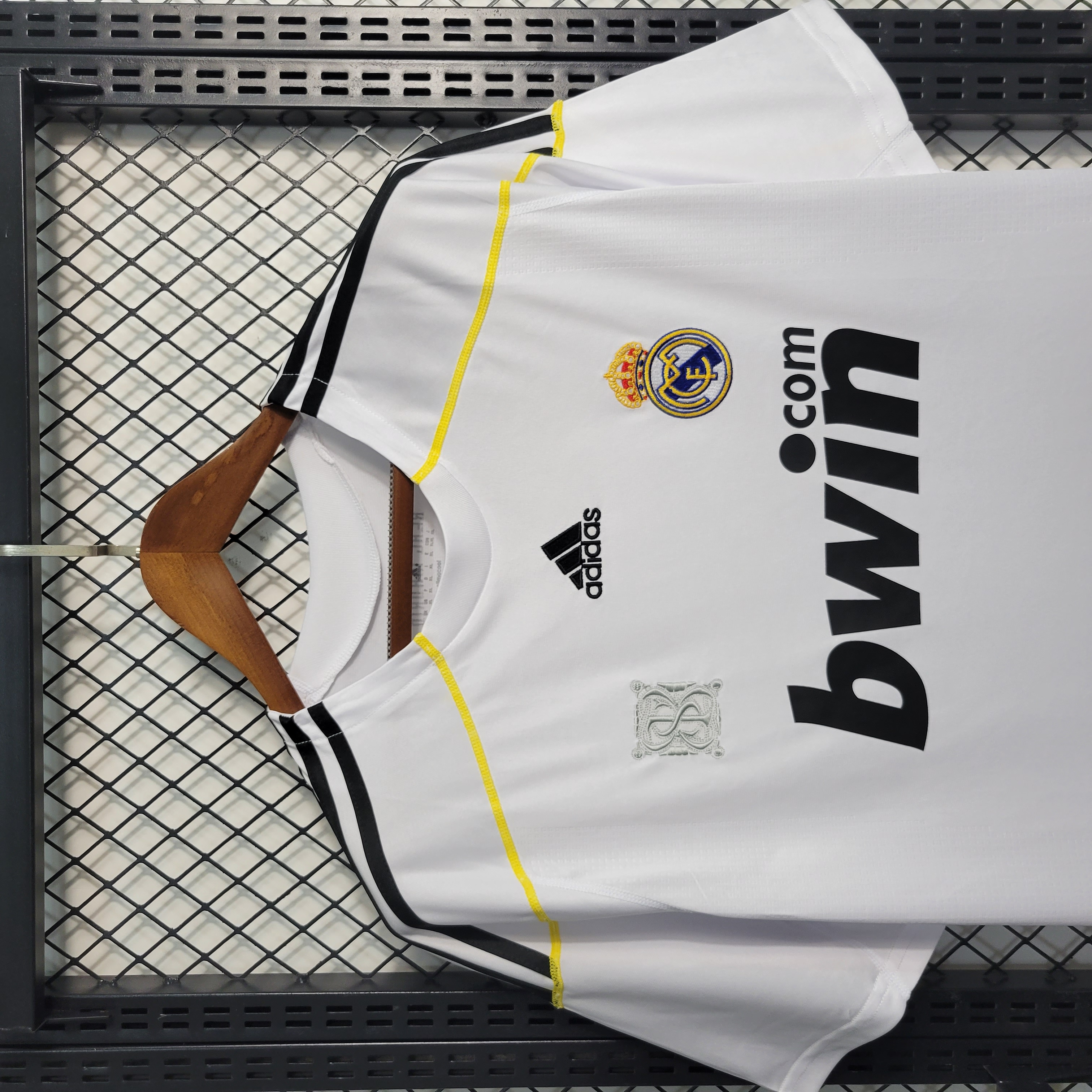 Retro Real Madrid 09-10 Home Stadium Jersey