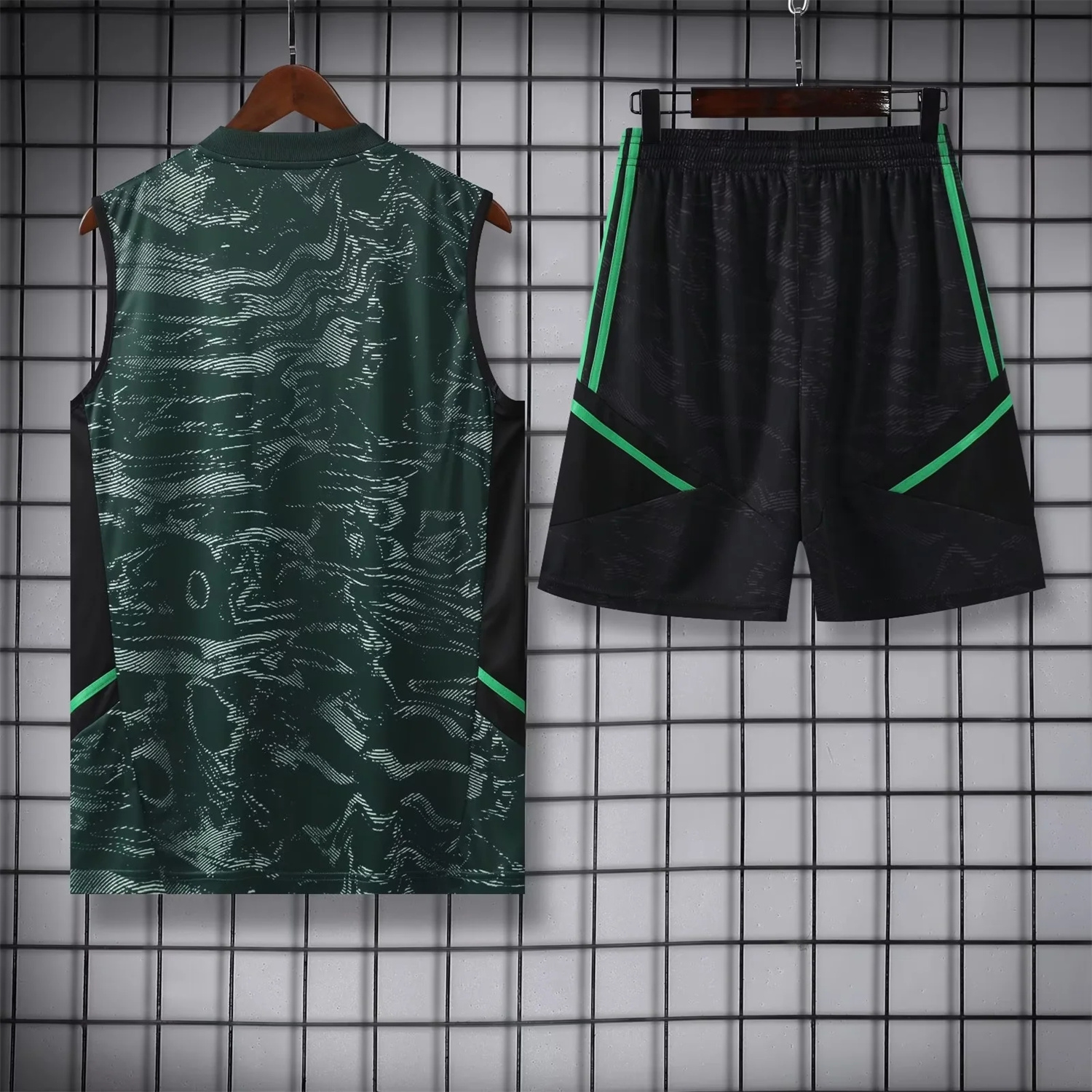 Real Madrid 23-24 Green Training Vest Suit