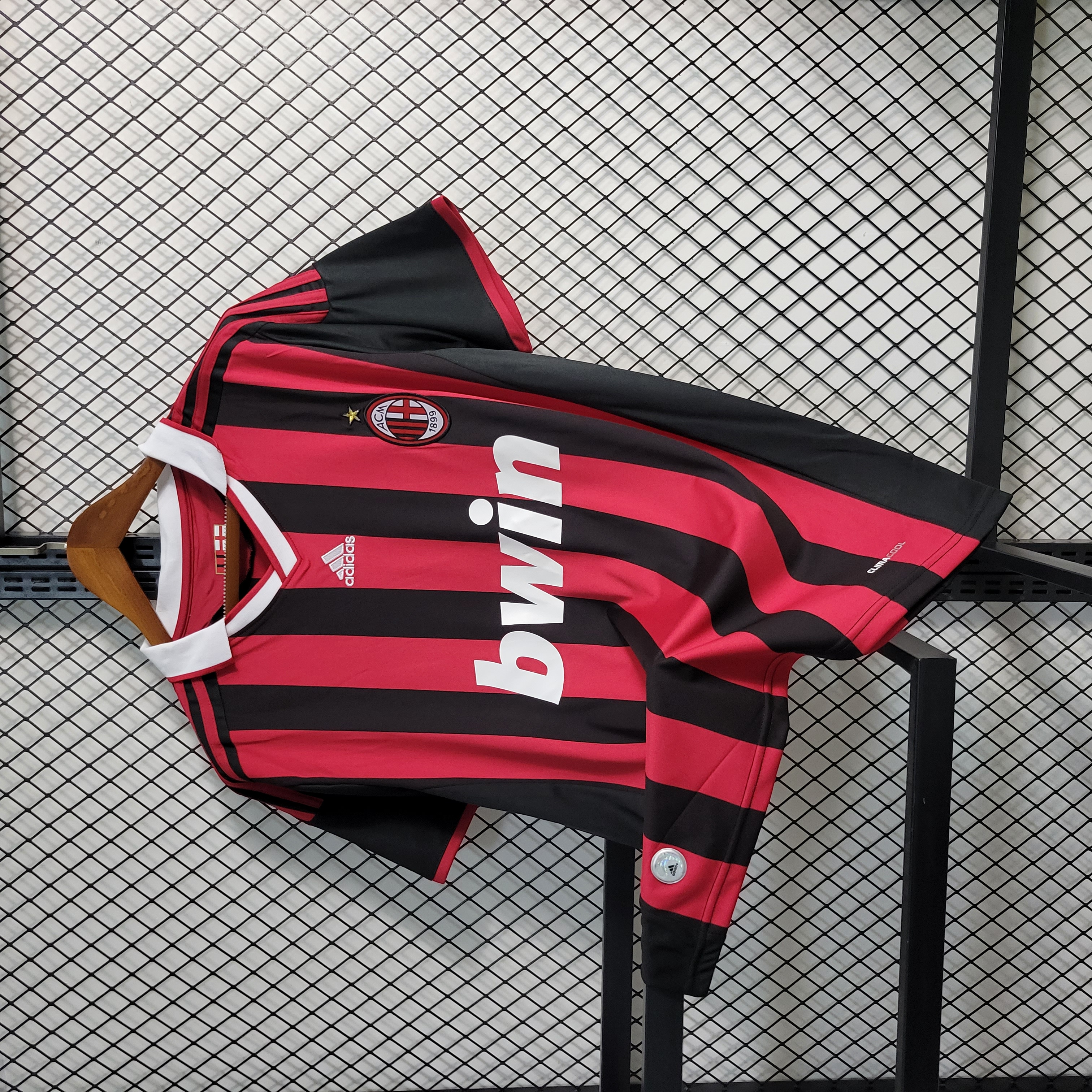 Retro AC Milan 2009-10 Home Stadium Jersey