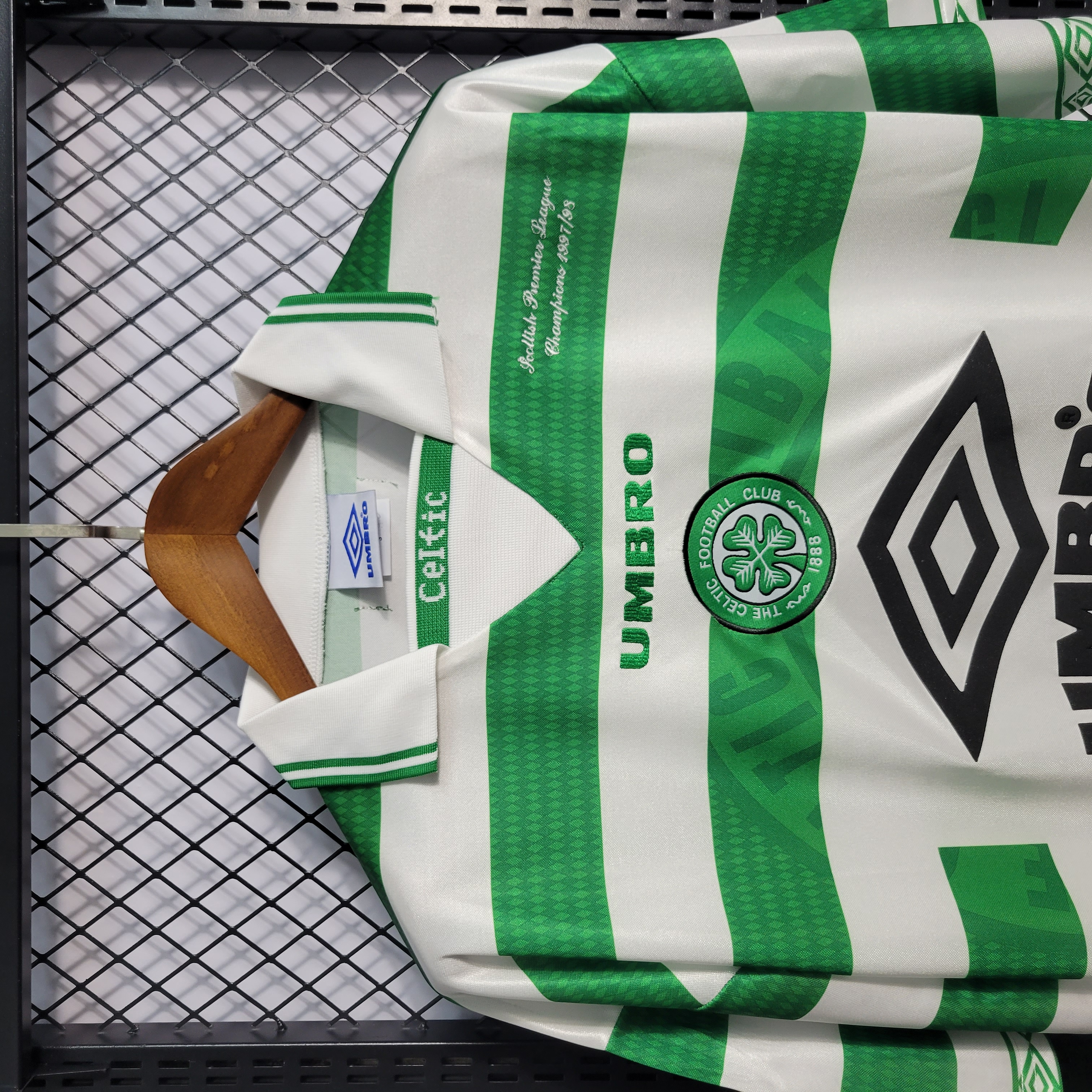 Retro Celtic 1998-99 Home Stadium Jersey