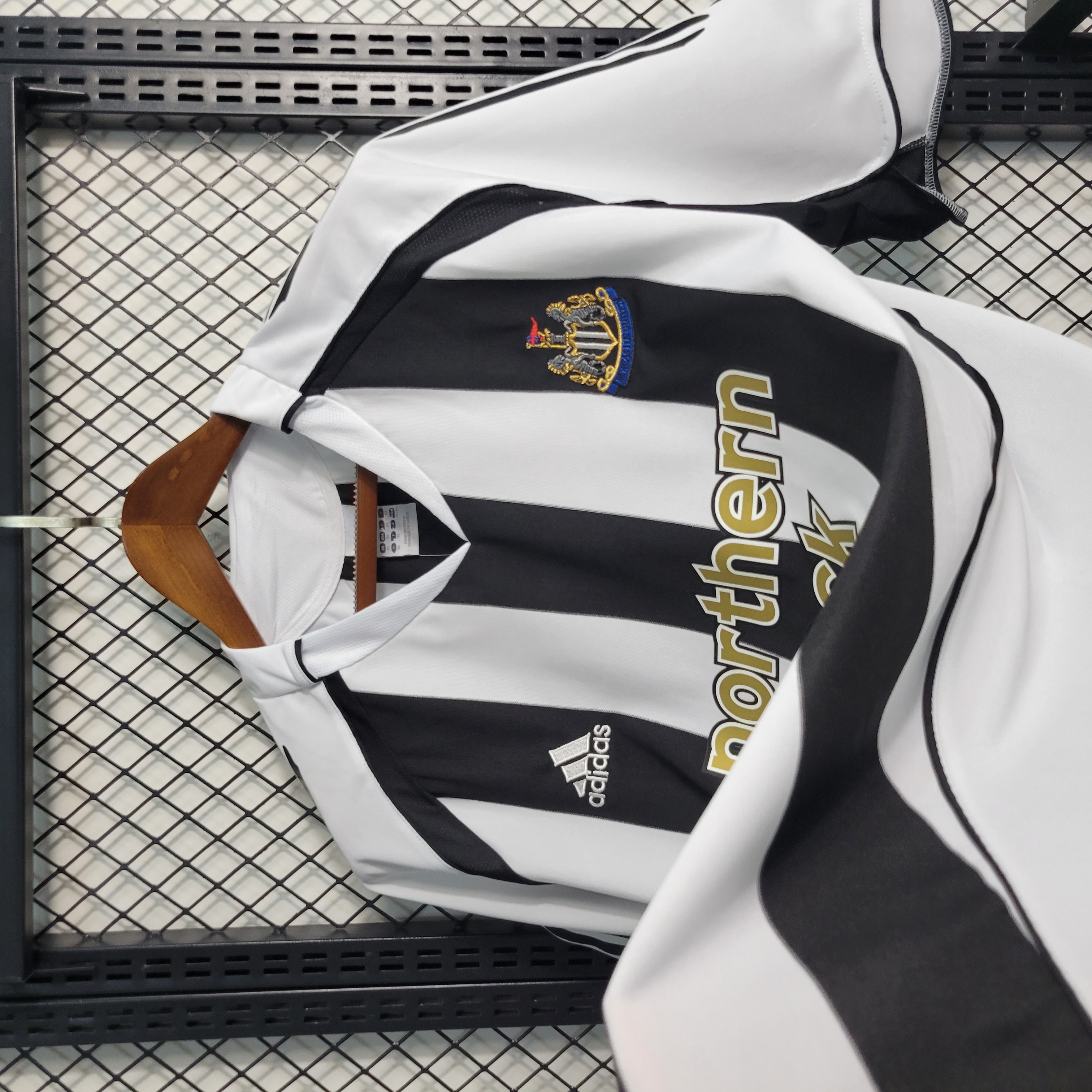 Retro Newcastle United 04-06 Home Stadium Jersey