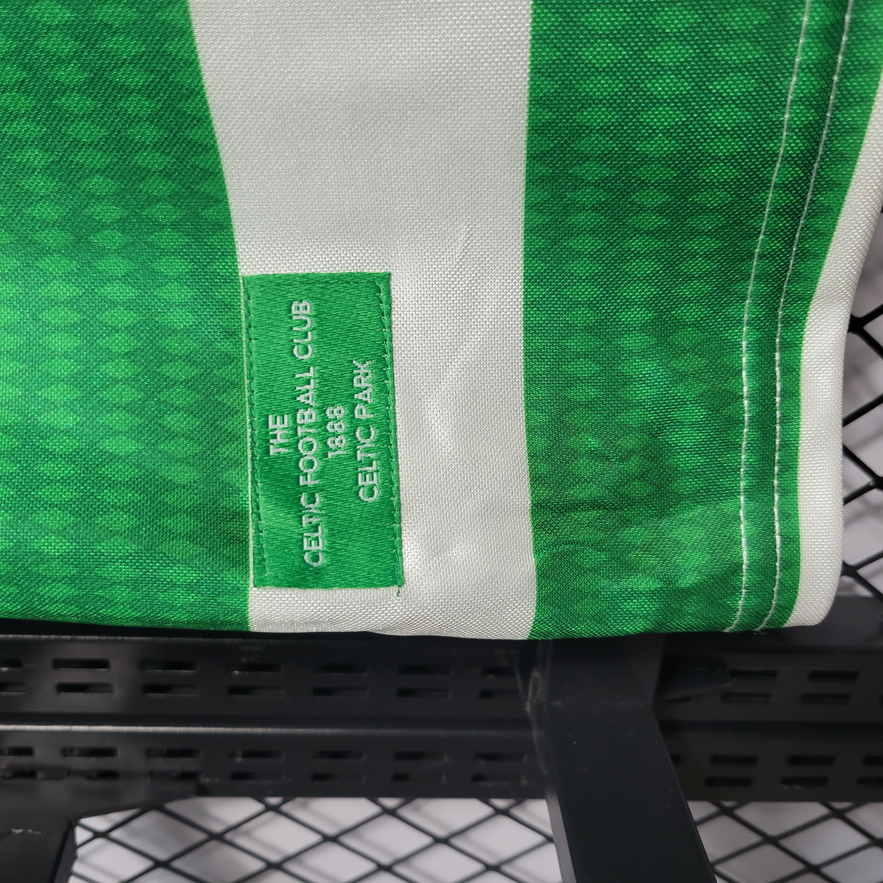 Retro Celtic 1998-99 Home Stadium Jersey