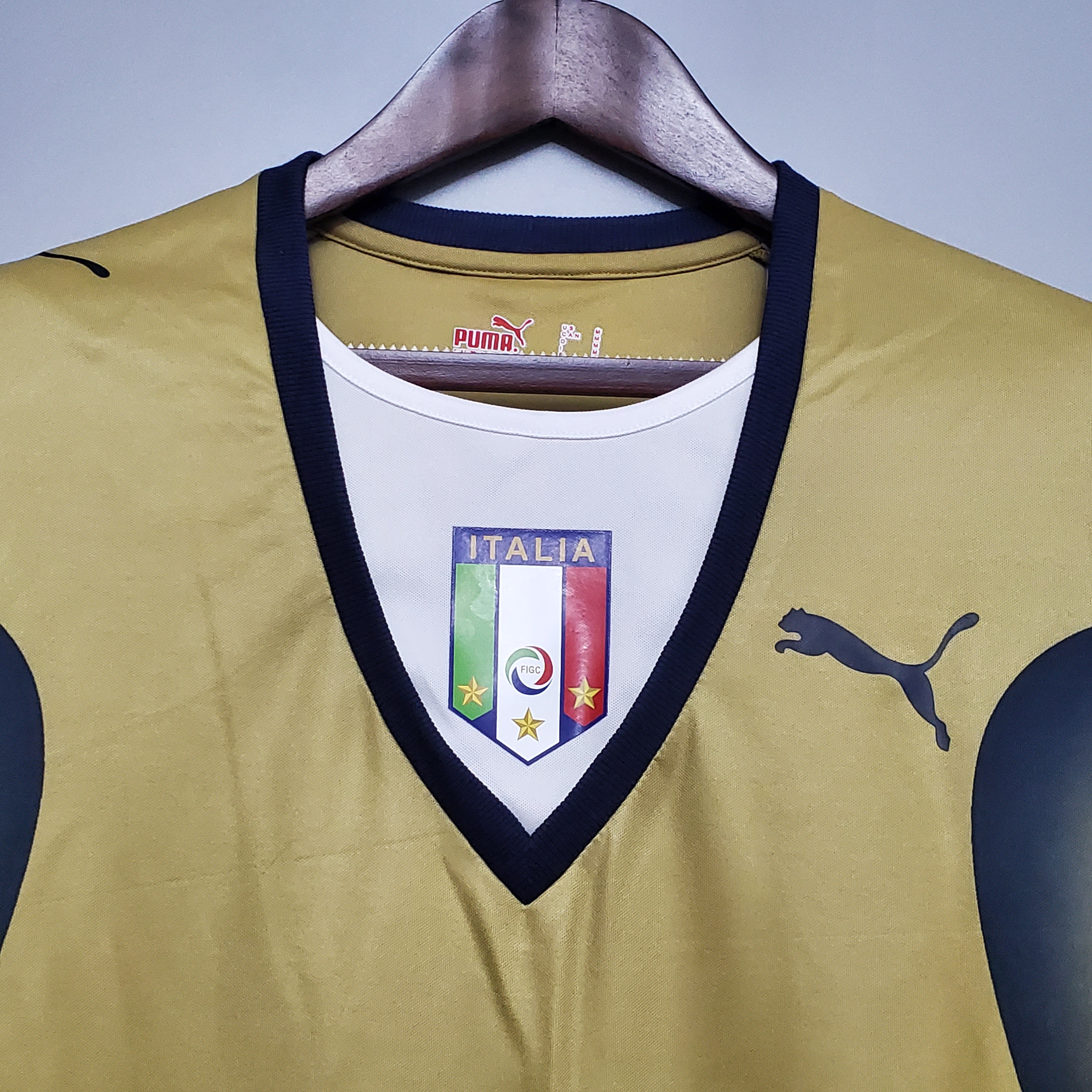 Retro Italy 2006 Golden Goalkeeper Jersey