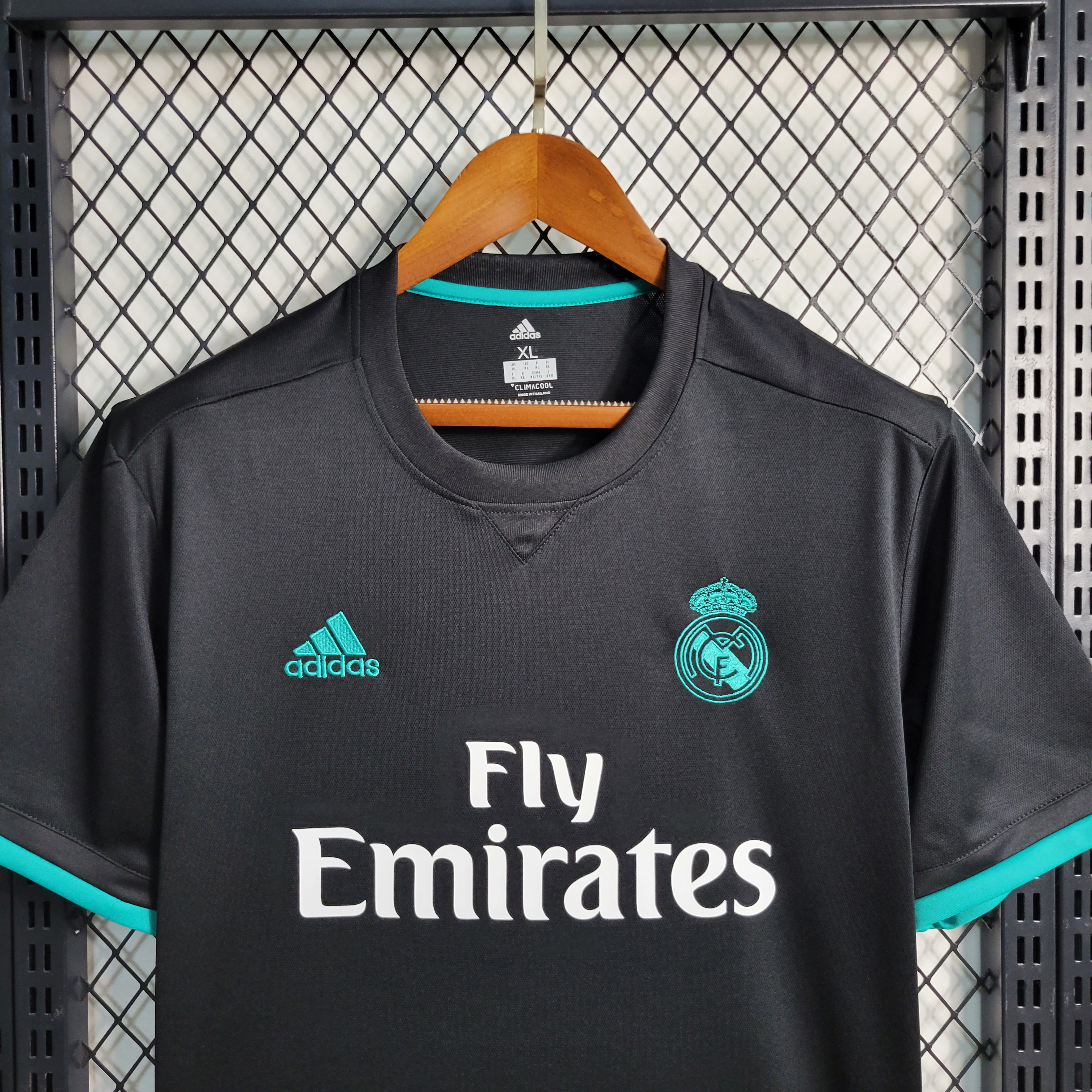 Retro Real Madrid 17-18 Away Stadium Jersey