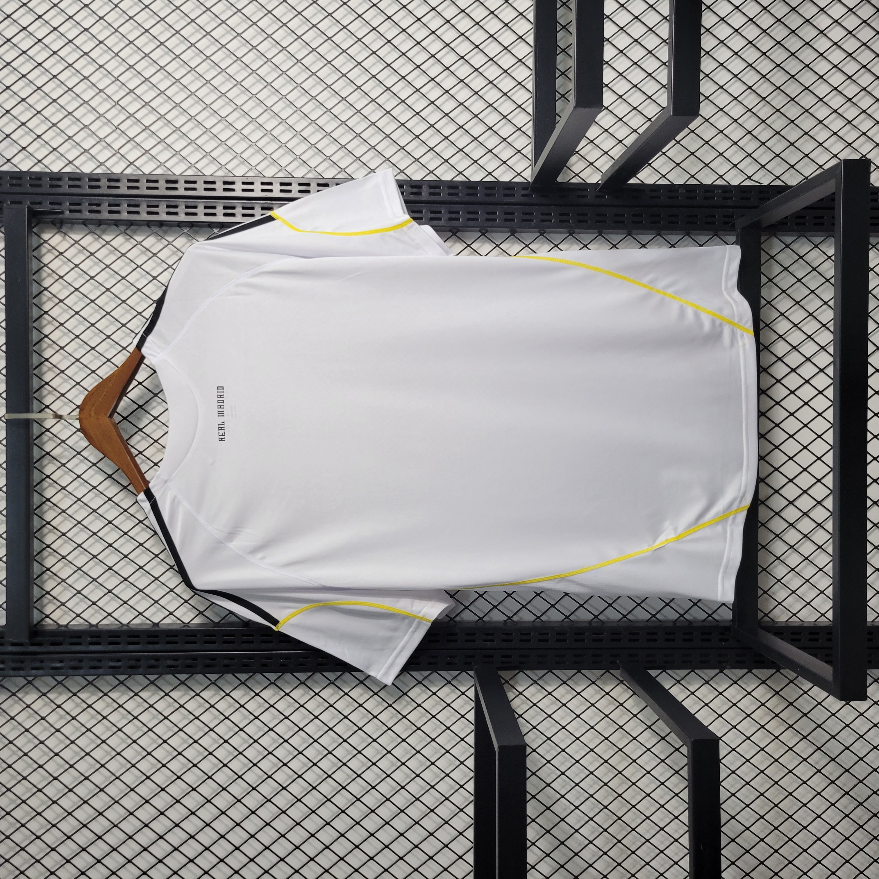Retro Real Madrid 09-10 Home Stadium Jersey
