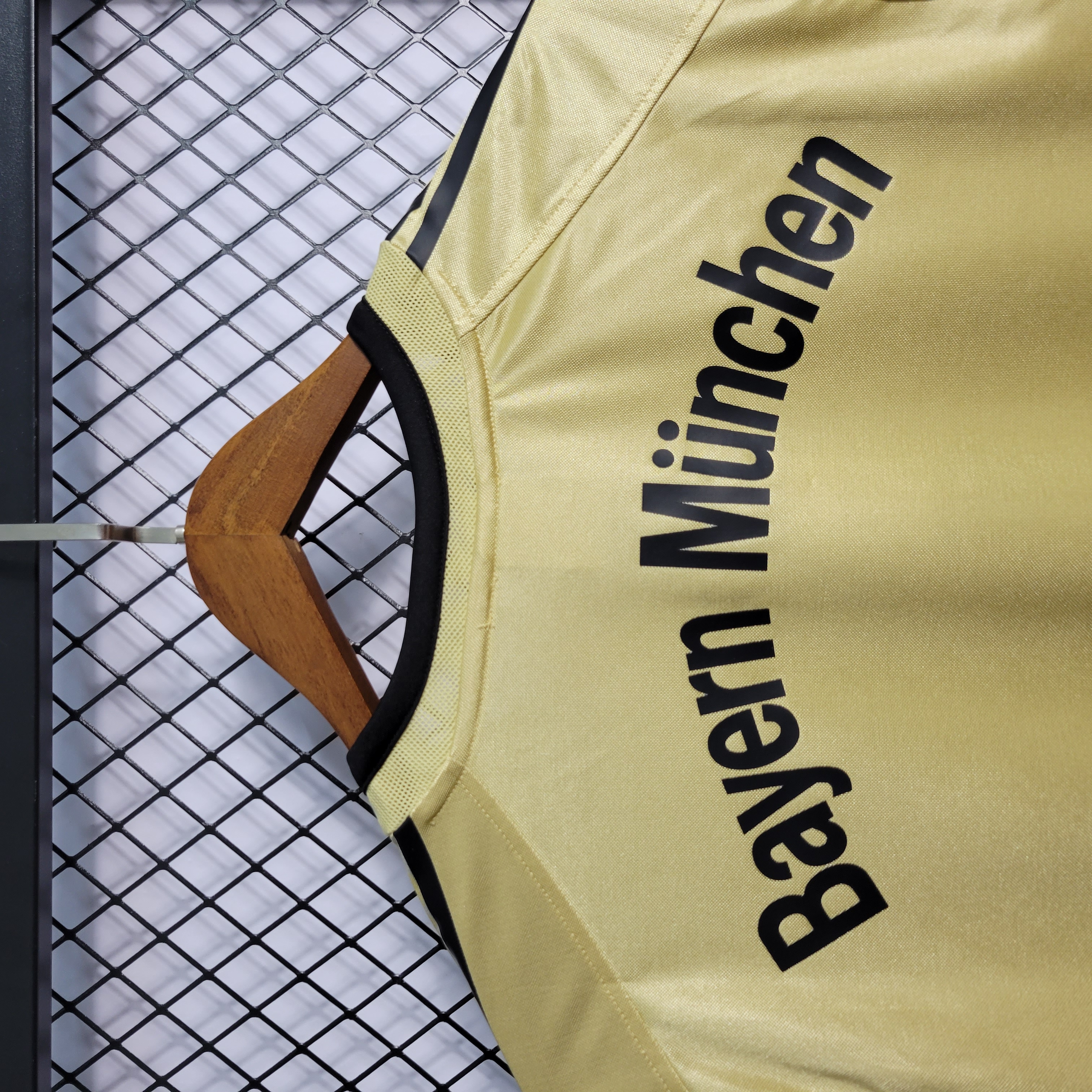 Bayern Munich Retro 04-05 Away Shirt