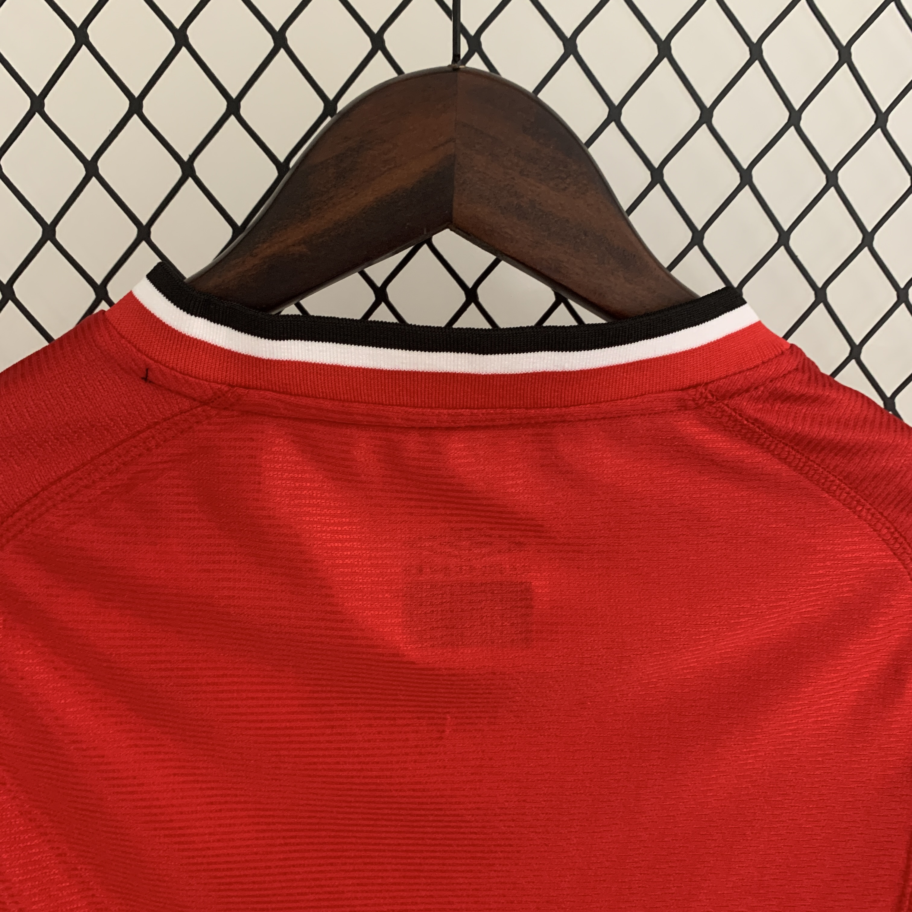 Manchester United Retro 03-04 Home Stadium Jersey