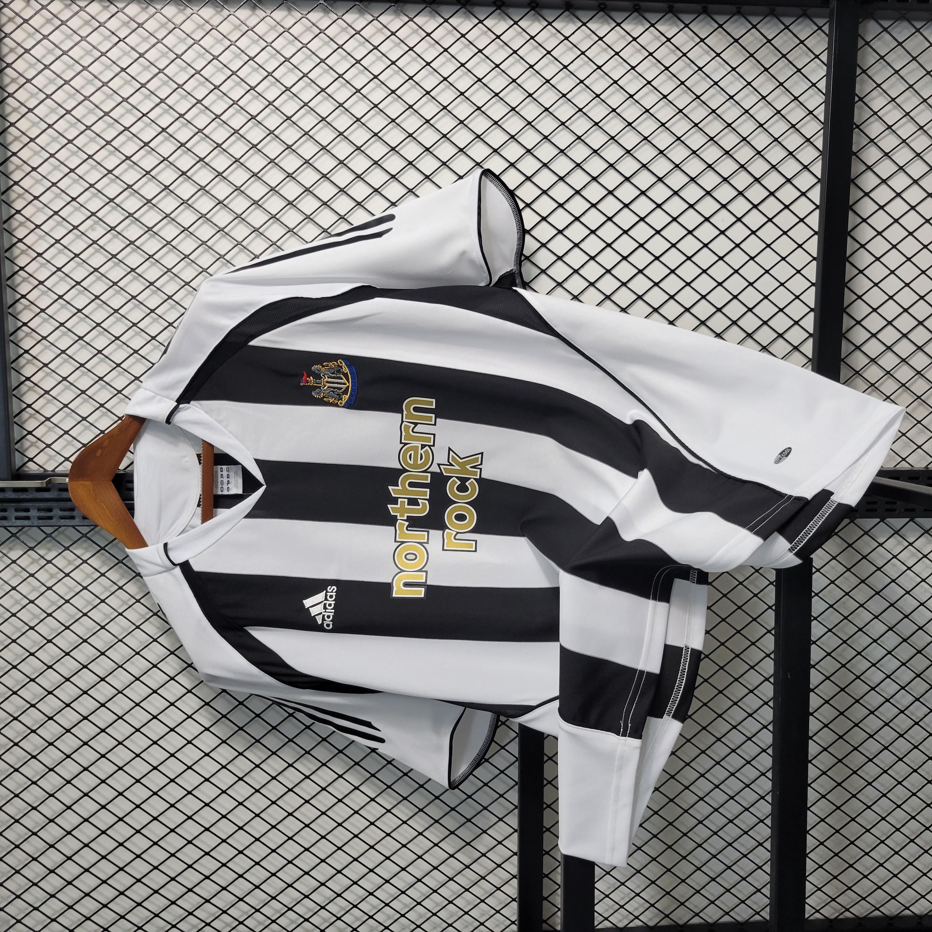 Retro Newcastle United 04-06 Home Stadium Jersey