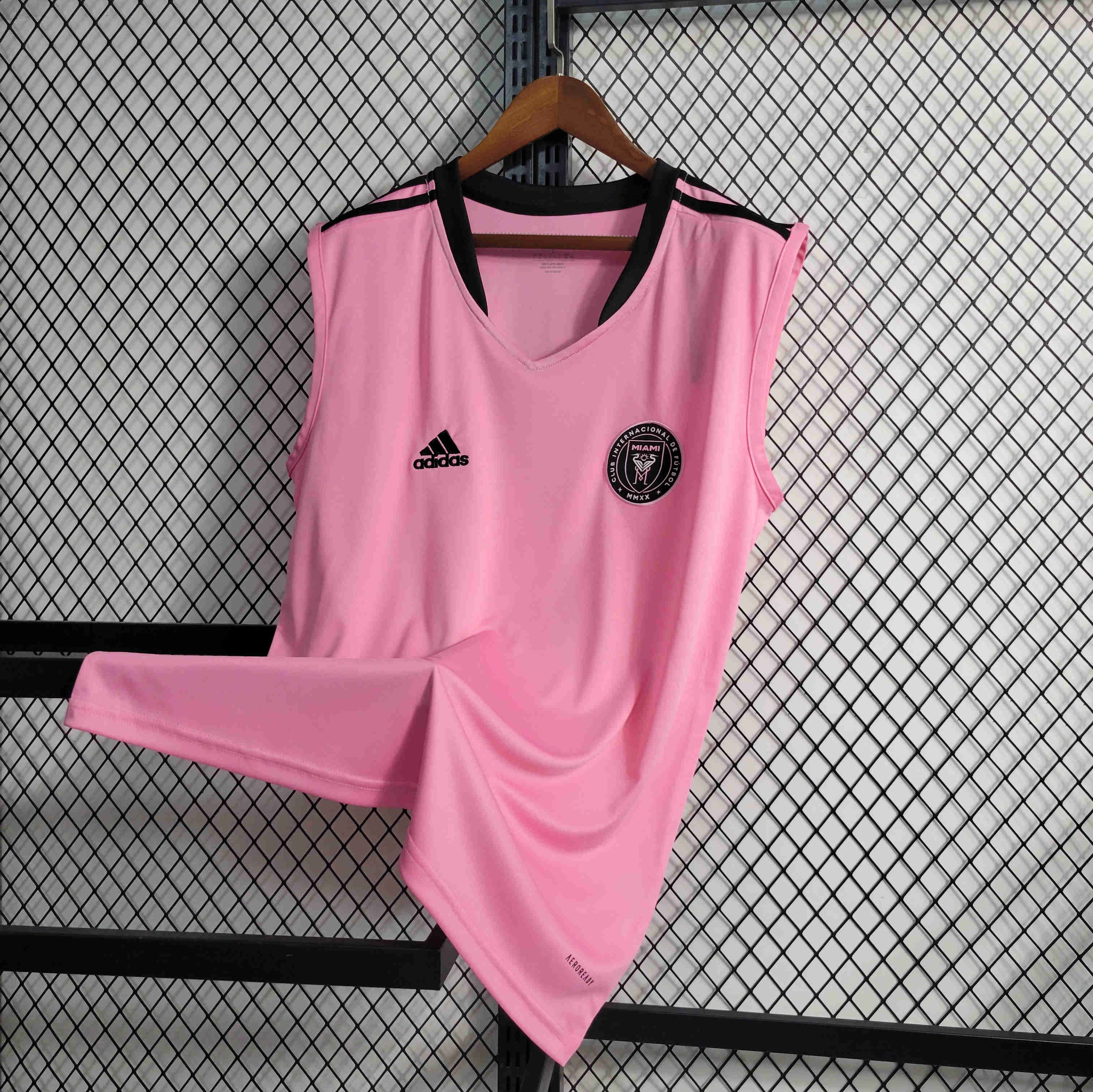 INT M.A.M 23-24 Pink Training Vest