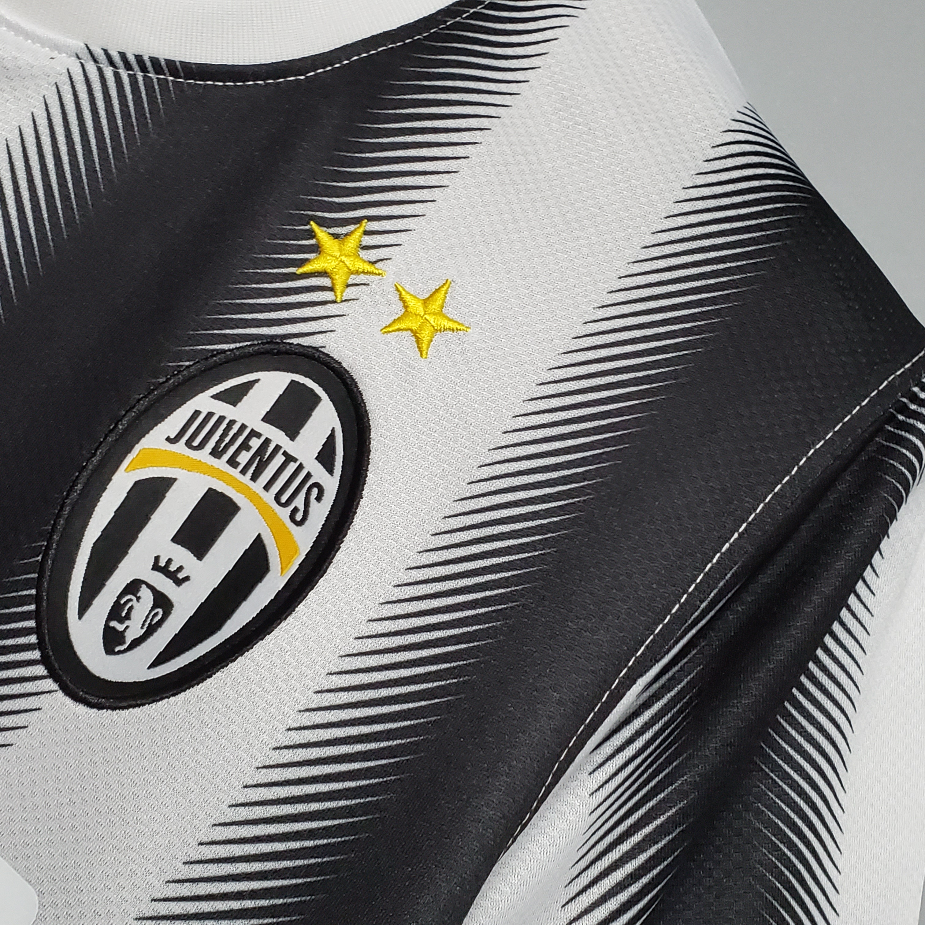 Retro Juventus 2011-12 Home Stadium Jersey